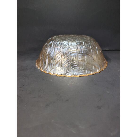 Amber Carnival Glass Serving Bowl, Cross Basket‎ Weave Design, 9" D X 3" H - Picture 6 of 9